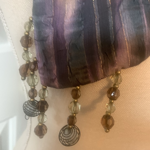 Copy NWOT Beautiful Easy to Where Scarf - Snap Closure In Back, Reversible - Picture 5 of 16